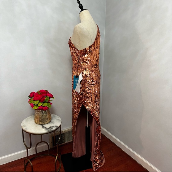 MAC DUGGAL Copper Long Sleeve One Shoulder Sequin Gown With Slit - New W/Tag - Picture 11 of 17
